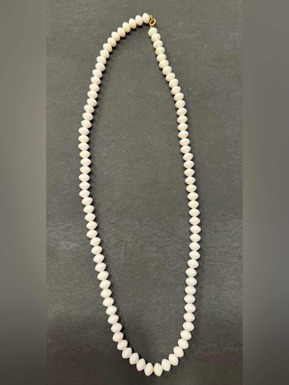 Vintage Crown Trifari white lucite saucer bead Necklace